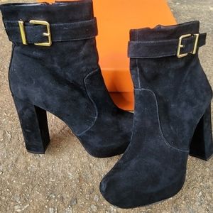 Express Genuine Suede Platform Buckle Boots soze 9